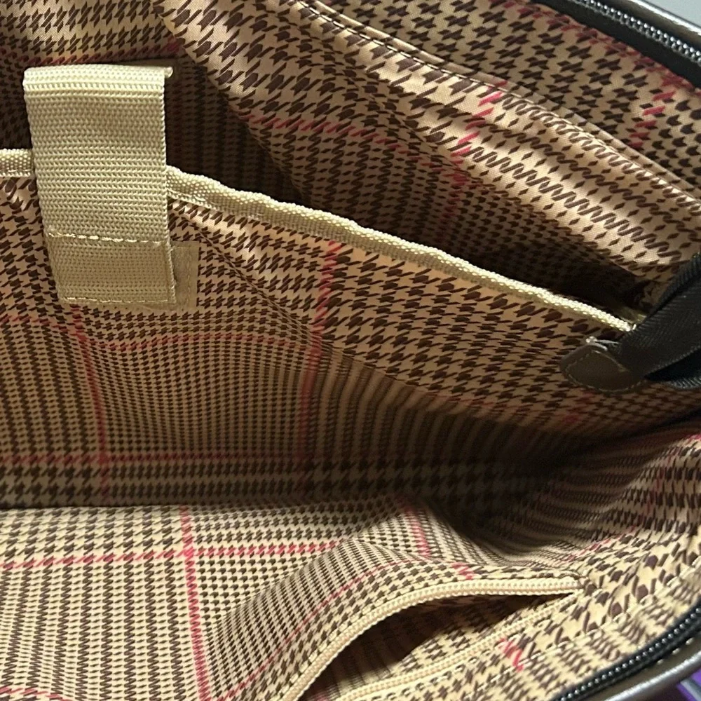 Bag CHAPS Black and Brown Briefcase/Tote NEW! No flaws excellent shape! Vinyl